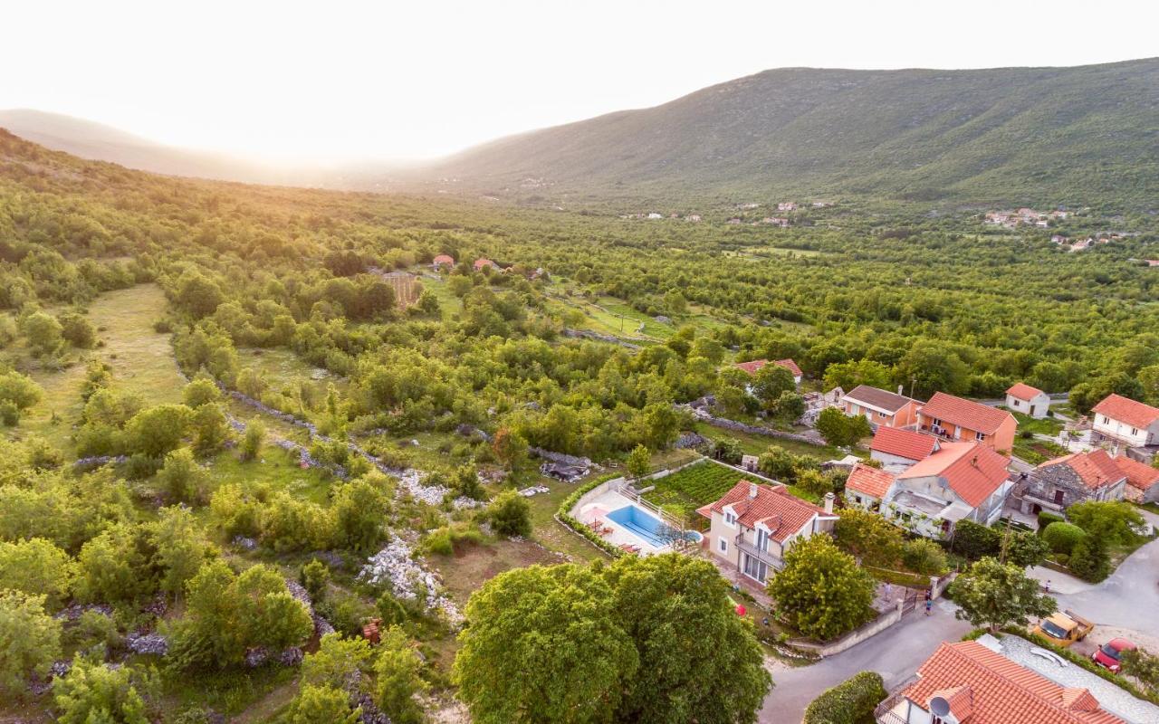 Holiday Home Memories And Joy Имотски Екстериор снимка