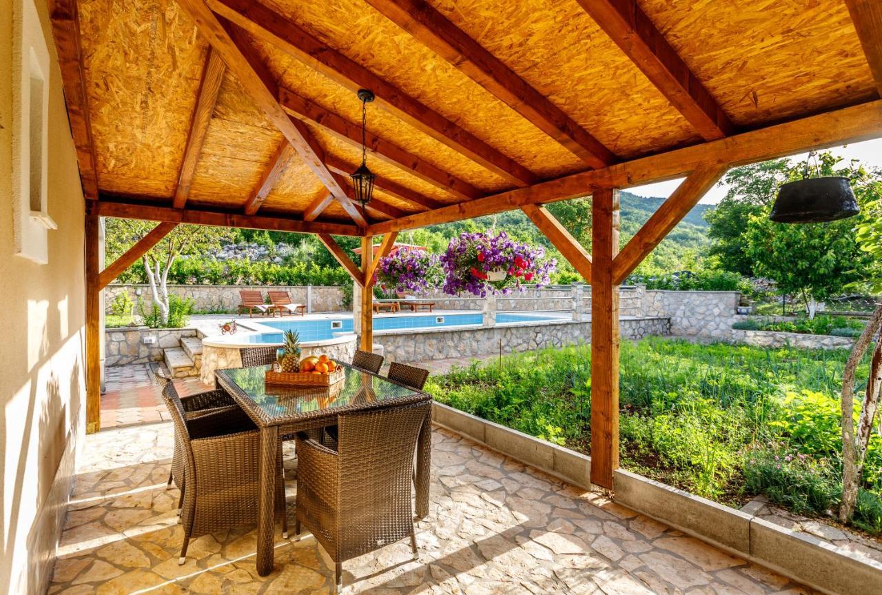 Holiday Home Memories And Joy Имотски Екстериор снимка