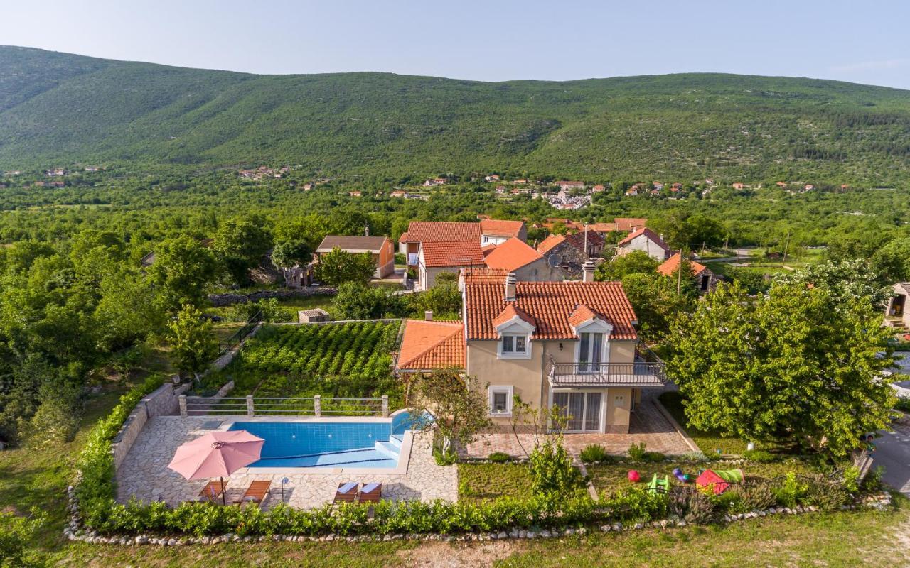 Holiday Home Memories And Joy Имотски Екстериор снимка