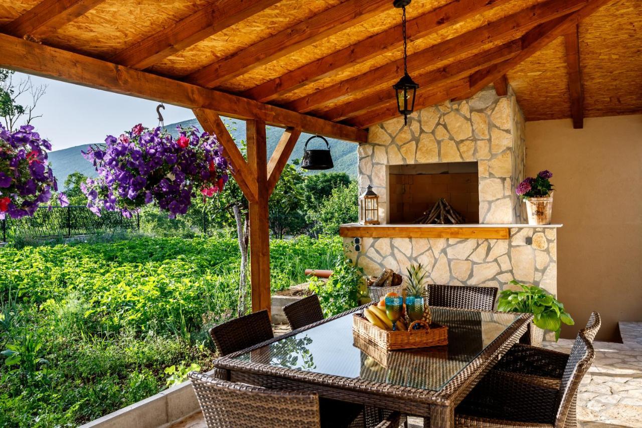 Holiday Home Memories And Joy Имотски Екстериор снимка