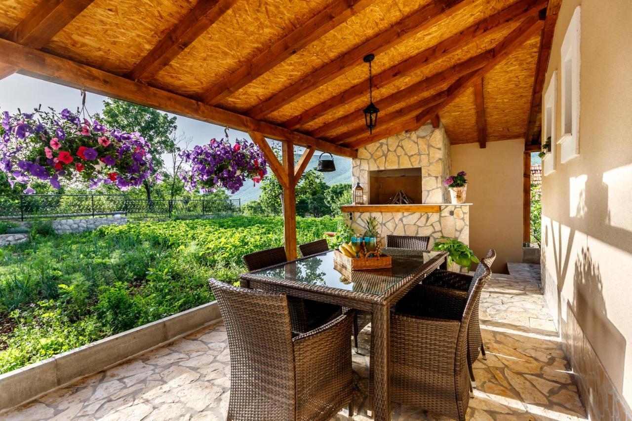 Holiday Home Memories And Joy Имотски Екстериор снимка