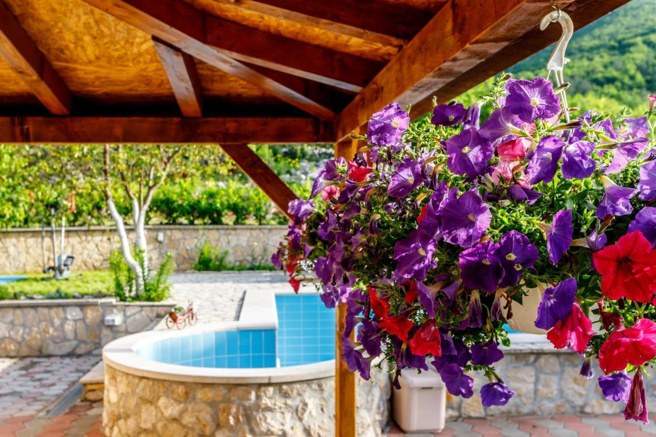 Holiday Home Memories And Joy Имотски Екстериор снимка